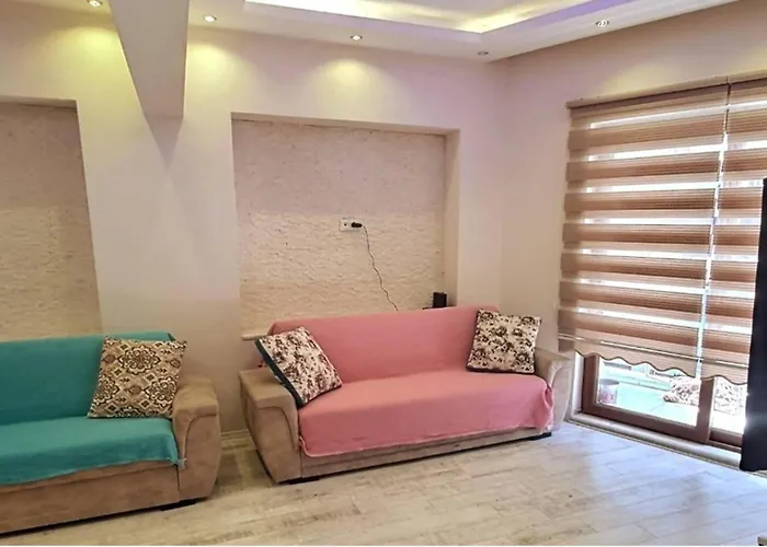 1 Bed W Balcony Sea Views & Roof Terrace Apartment *