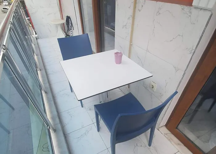1 Bed W Balcony Sea Views & Roof Terrace Appartamento *
